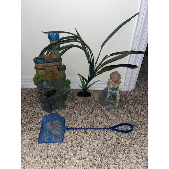 Aquarium Fish Tank Decor Lot Catch Net Castle Scuba Diver Fresh water Bundle EUC - Picture 1 of 8